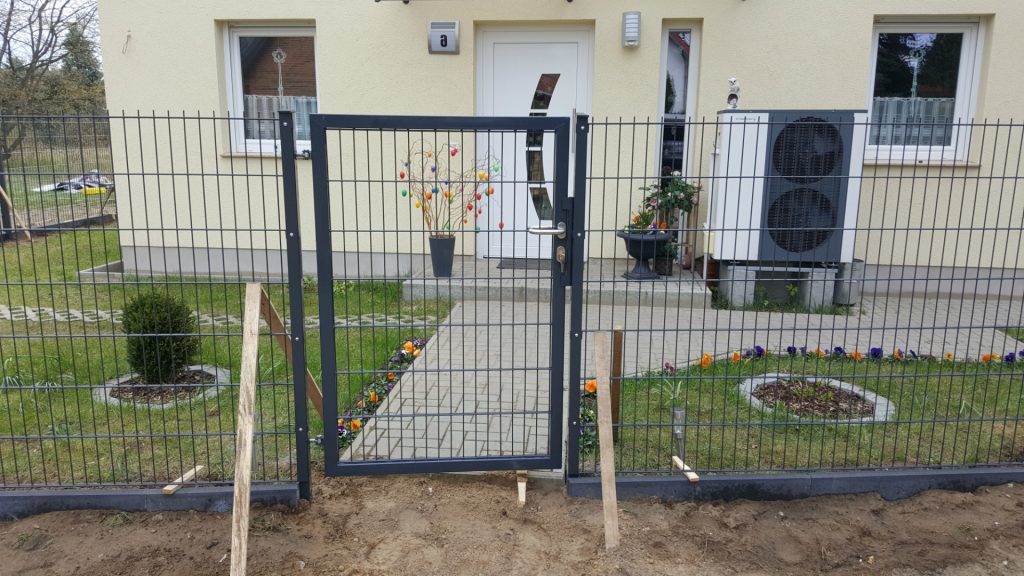 Kleiner Zaun für Vorgarten - Ampanel.de
